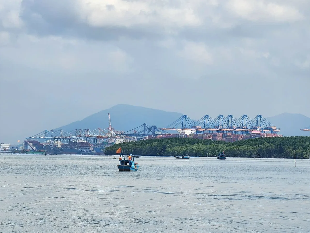 International cooperation to promote green ports